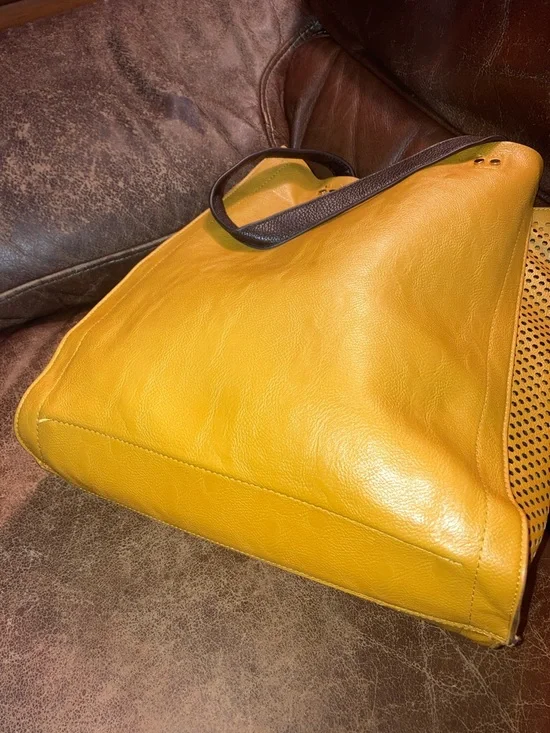 Urban Originals LARGE Yellow Leather Tote Bag with dark brown Straps - Picture 3 of 11